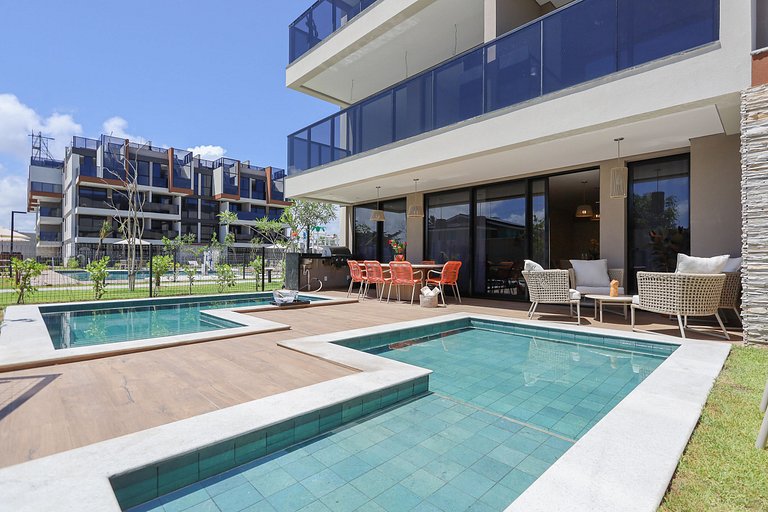 Apto Térreo 4 suítes com 2 Piscinas privativas