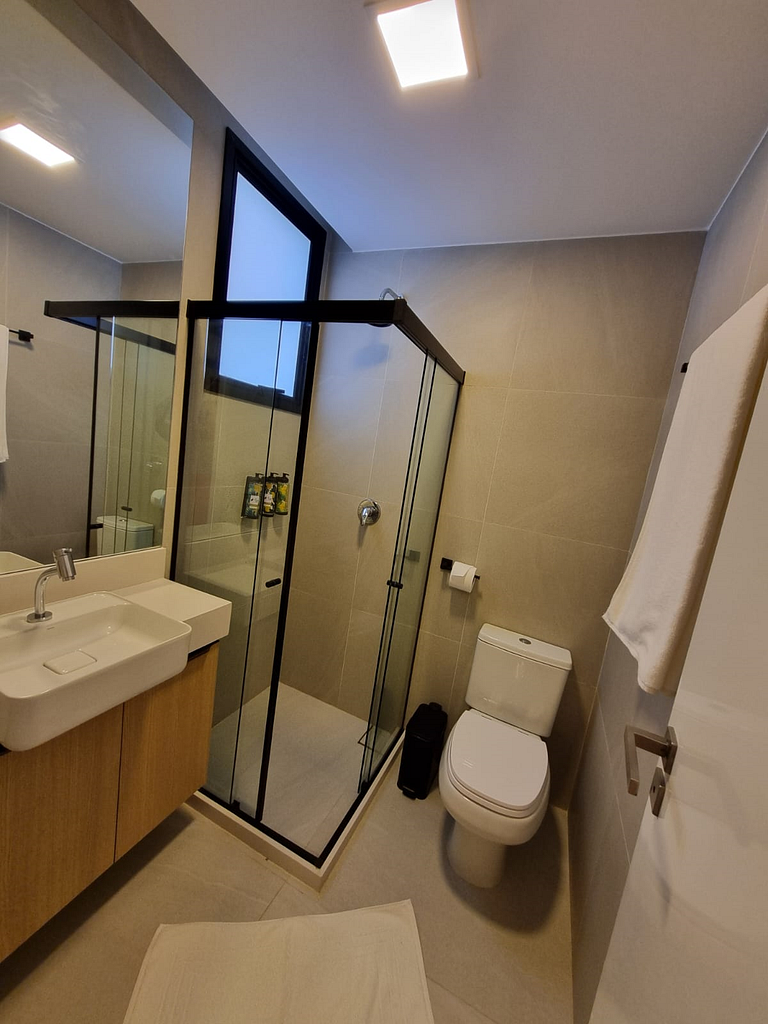 Apto Térreo 4 suítes com 2 Piscinas privativas