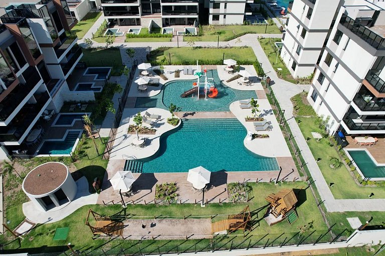 Apto Térreo 4 suítes com 2 Piscinas privativas