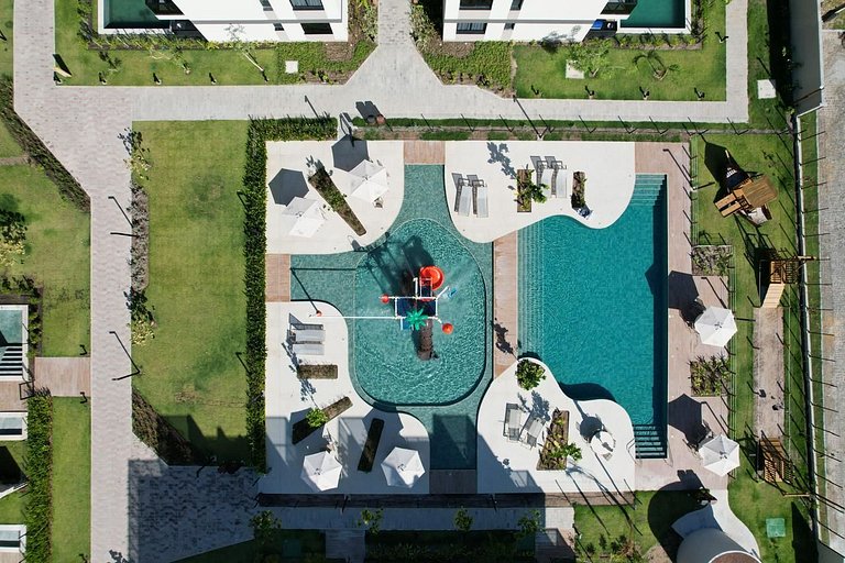 Apto Térreo 4 suítes com 2 Piscinas privativas
